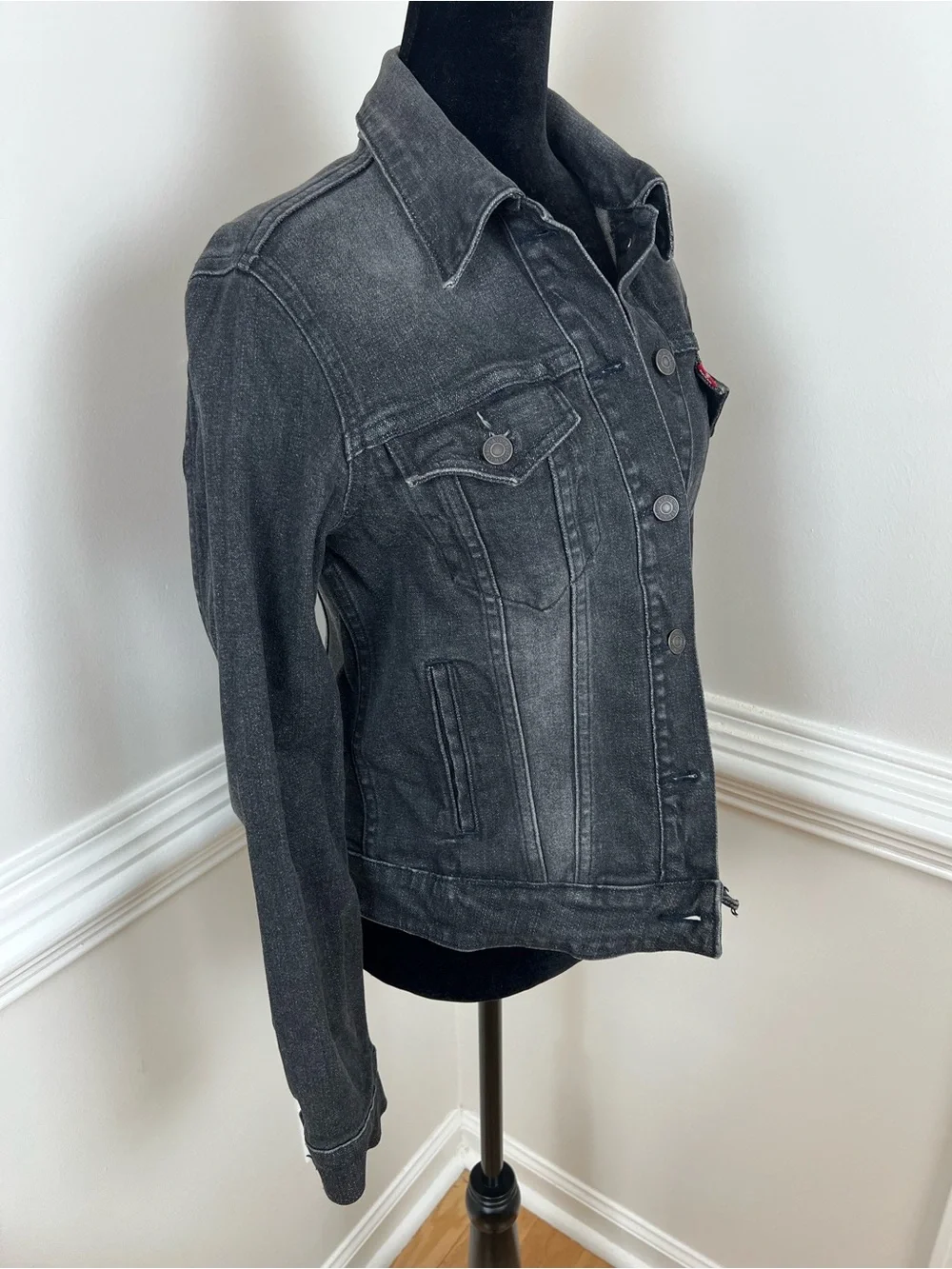 Levi's Black Denim Women’s Trucker Jacket Size M